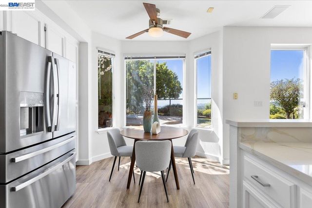 7900 Pineville Cir, Castro Valley, CA 94552