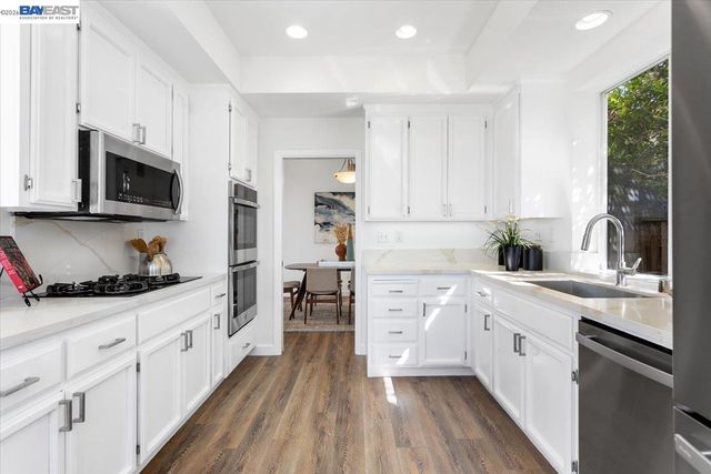 7900 Pineville Cir, Castro Valley, CA 94552