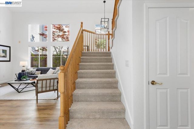 7900 Pineville Cir, Castro Valley, CA 94552