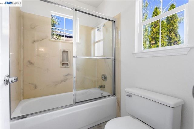 7900 Pineville Cir, Castro Valley, CA 94552