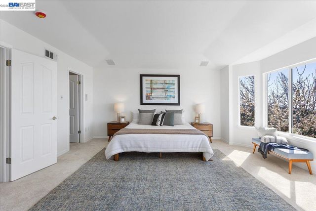 7900 Pineville Cir, Castro Valley, CA 94552