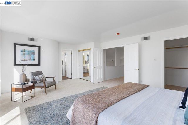 7900 Pineville Cir, Castro Valley, CA 94552