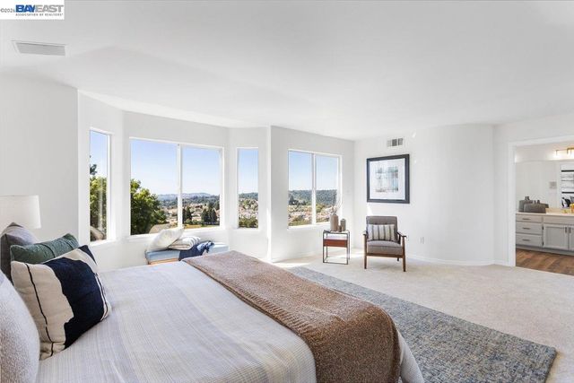 7900 Pineville Cir, Castro Valley, CA 94552