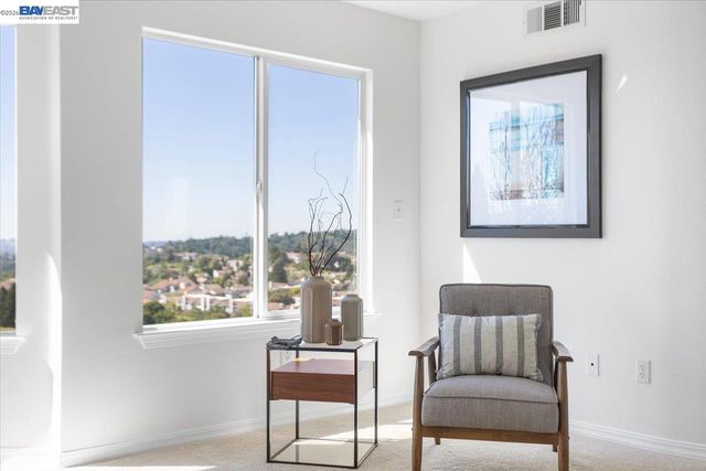 7900 Pineville Cir, Castro Valley, CA 94552