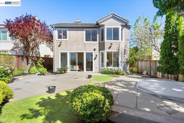 7900 Pineville Cir, Castro Valley, CA 94552