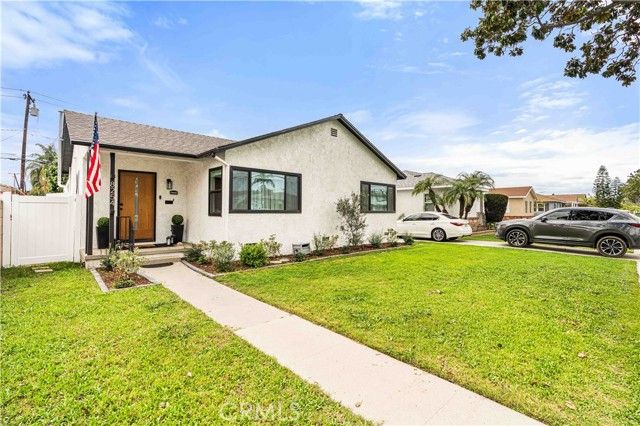 8254 Stewart And Gray, Downey, CA 90241