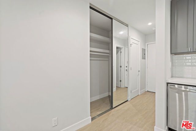 3314 S MENTONE Avenue 4, Los Angeles, CA 90034
