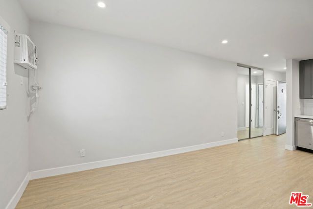 3314 S MENTONE Avenue 4, Los Angeles, CA 90034