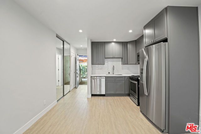 3314 S MENTONE Avenue 4, Los Angeles, CA 90034