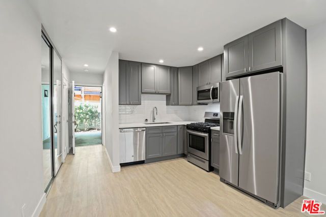 3314 S MENTONE Avenue 4, Los Angeles, CA 90034