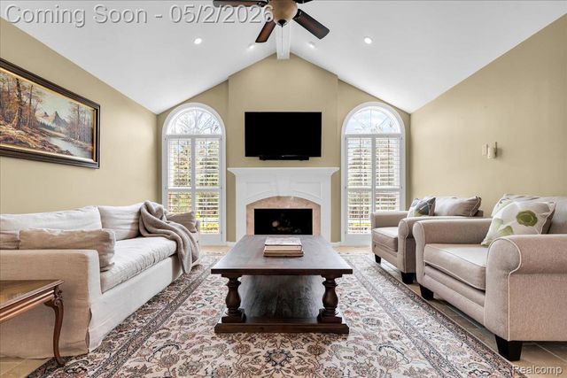 2256 Sudbury Way, Bloomfield Hills, MI 48304