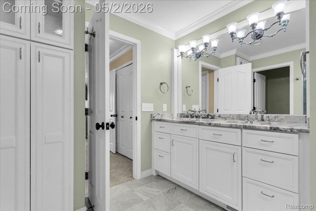 2256 Sudbury Way, Bloomfield Hills, MI 48304