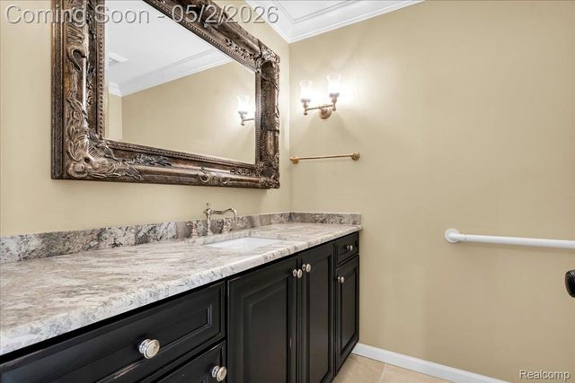 2256 Sudbury Way, Bloomfield Hills, MI 48304