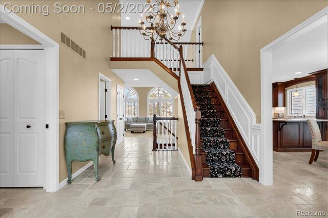 2256 Sudbury Way, Bloomfield Hills, MI 48304