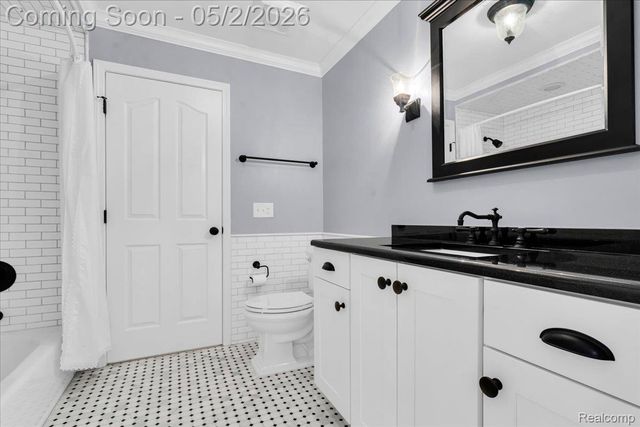2256 Sudbury Way, Bloomfield Hills, MI 48304