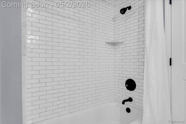 2256 Sudbury Way, Bloomfield Hills, MI 48304