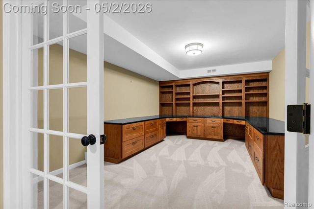 2256 Sudbury Way, Bloomfield Hills, MI 48304