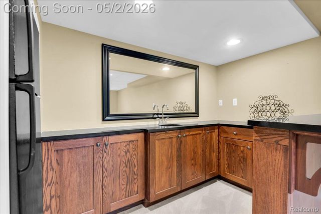 2256 Sudbury Way, Bloomfield Hills, MI 48304