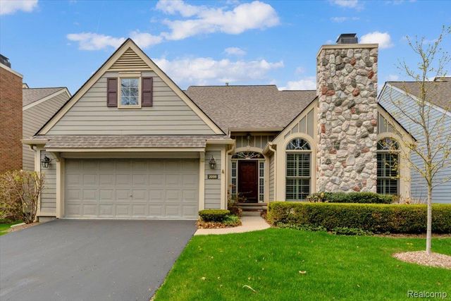 2256 Sudbury Way, Bloomfield Hills, MI 48304