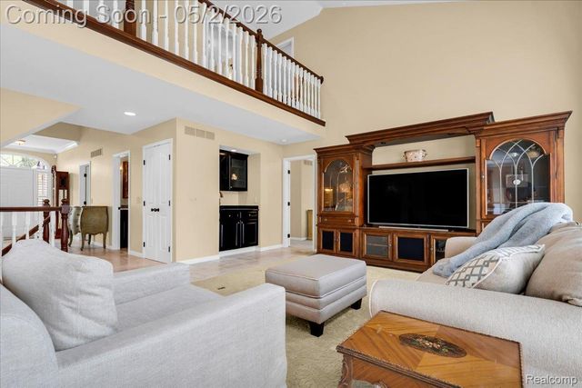 2256 Sudbury Way, Bloomfield Hills, MI 48304