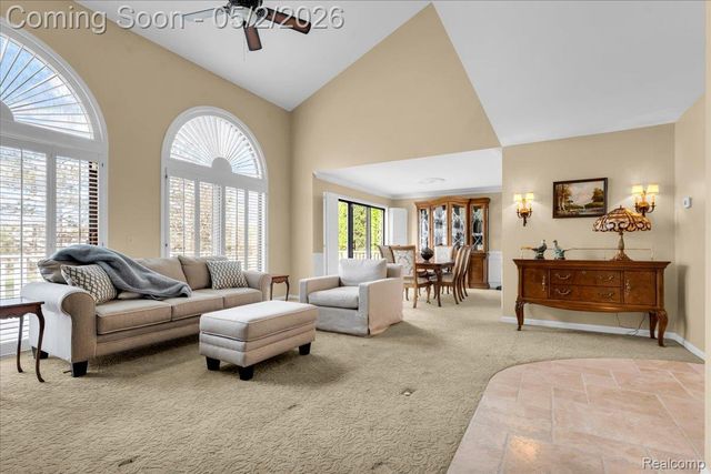 2256 Sudbury Way, Bloomfield Hills, MI 48304