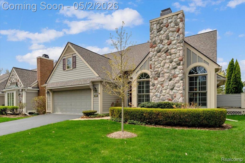 2256 Sudbury Way, Bloomfield Hills, MI 48304