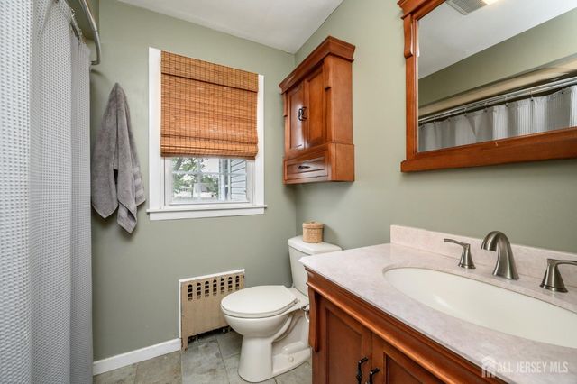 776 Harrell Avenue, Woodbridge Proper, NJ 07095