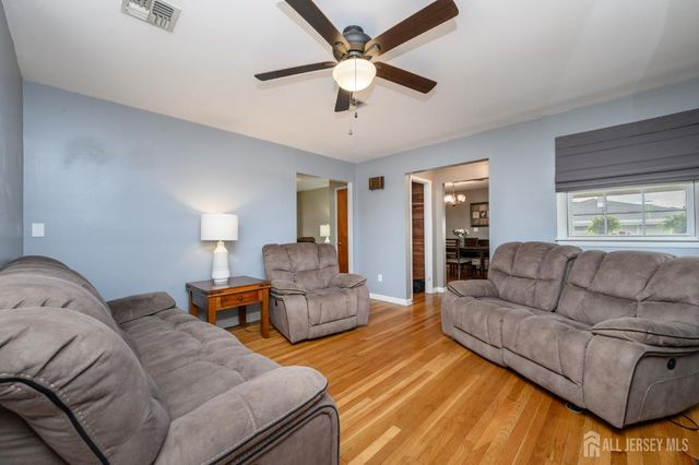 776 Harrell Avenue, Woodbridge Proper, NJ 07095