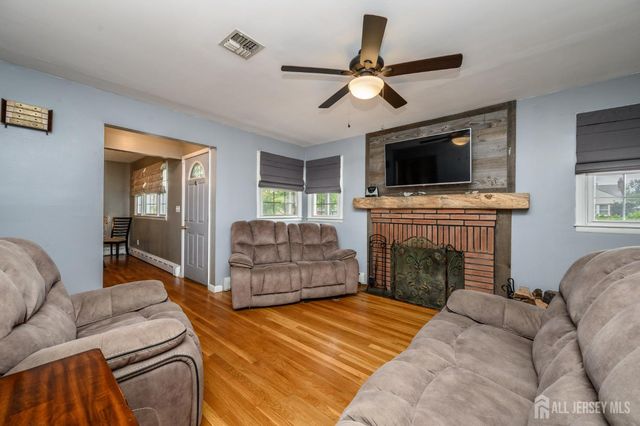 776 Harrell Avenue, Woodbridge Proper, NJ 07095