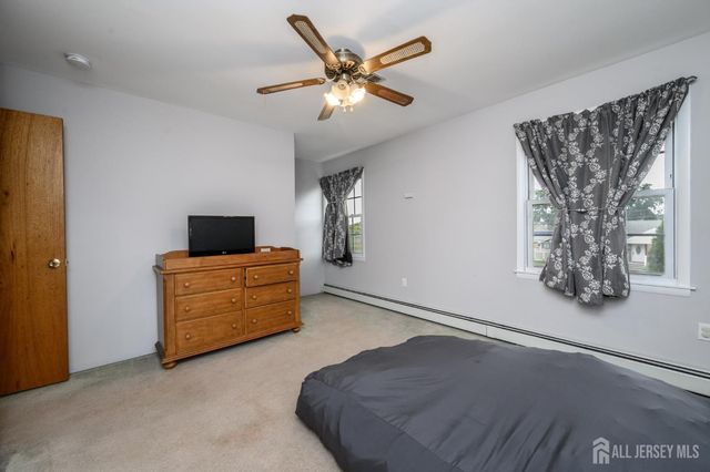 776 Harrell Avenue, Woodbridge Proper, NJ 07095