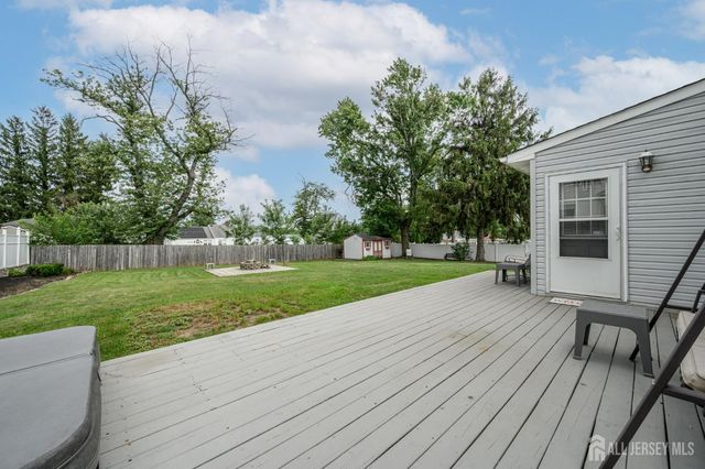 776 Harrell Avenue, Woodbridge Proper, NJ 07095