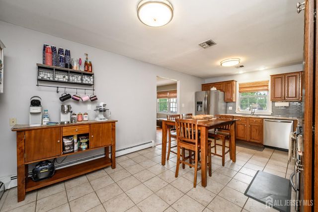 776 Harrell Avenue, Woodbridge Proper, NJ 07095