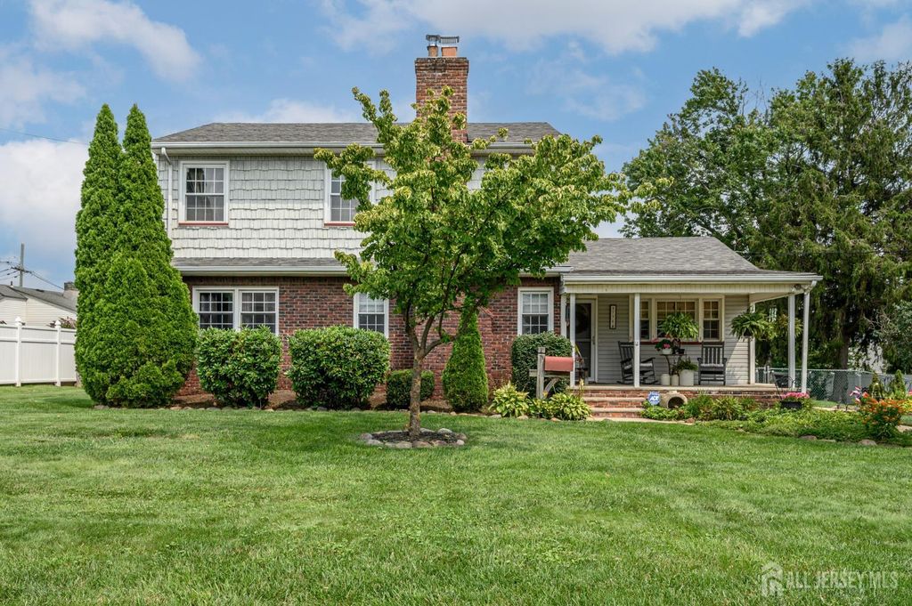 776 Harrell Avenue, Woodbridge Proper, NJ 07095