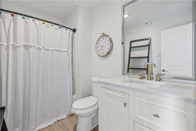 308 W 8th Street 304, Kansas City, MO 64105