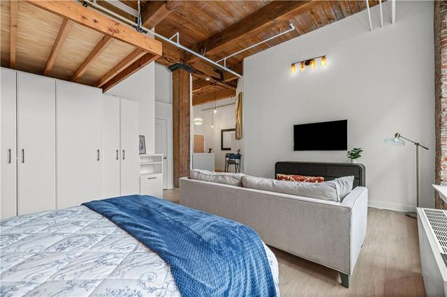 308 W 8th Street 304, Kansas City, MO 64105
