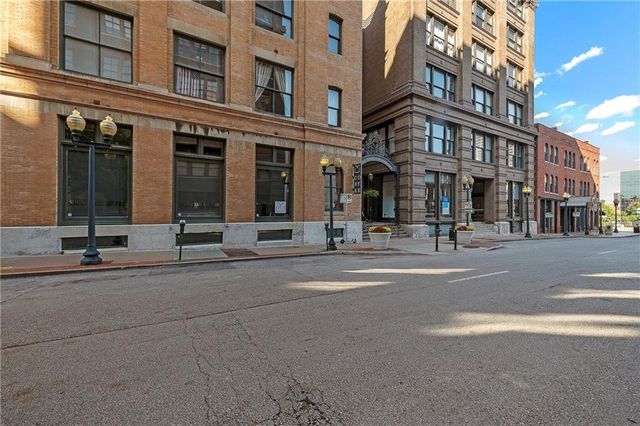 308 W 8th Street 304, Kansas City, MO 64105