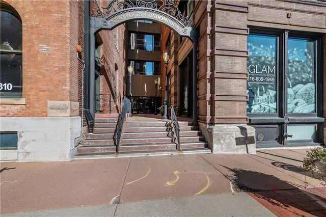 308 W 8th Street 304, Kansas City, MO 64105