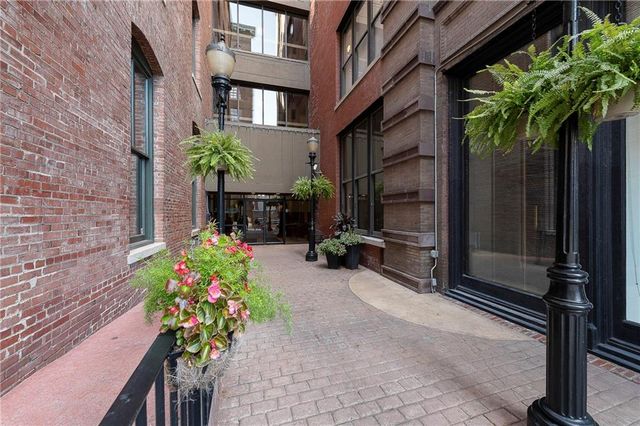 308 W 8th Street 304, Kansas City, MO 64105