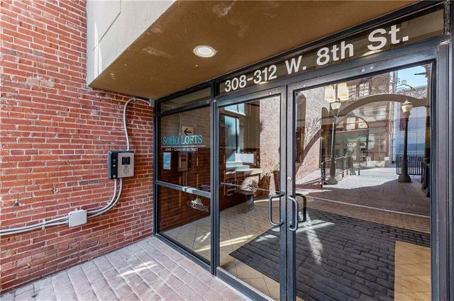 308 W 8th Street 304, Kansas City, MO 64105