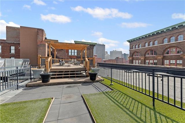 308 W 8th Street 304, Kansas City, MO 64105
