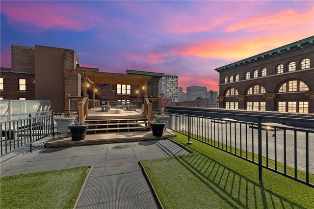 308 W 8th Street 304, Kansas City, MO 64105