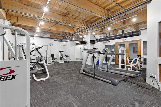 308 W 8th Street 304, Kansas City, MO 64105