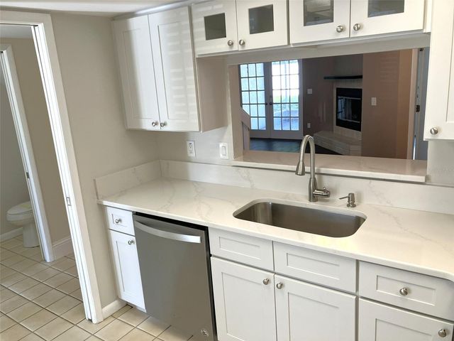 1988 GEORGIA CIRCLE S, Clearwater, FL 33760