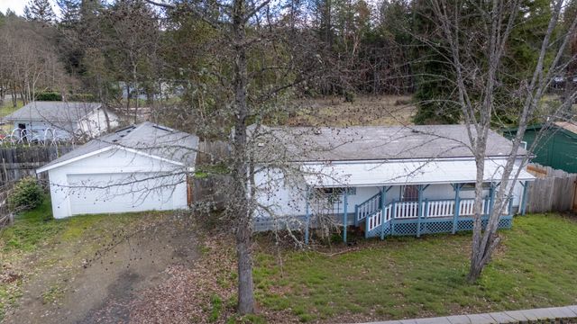 629 Frederick Court, Cave Junction, OR 97523