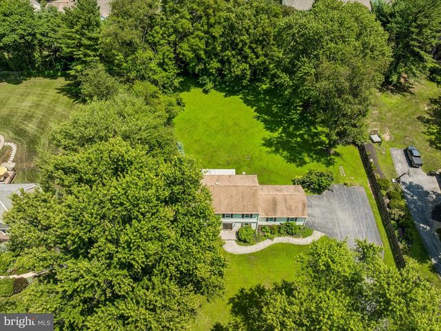 710 WILLOWDALE LN, Kennett Square, PA 19348