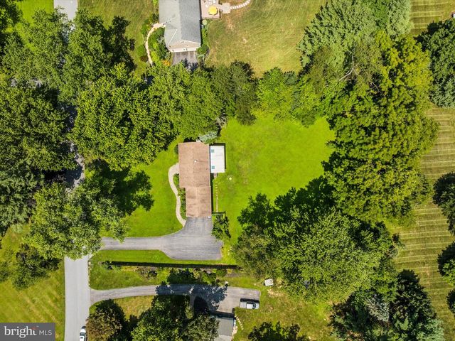 710 WILLOWDALE LN, Kennett Square, PA 19348