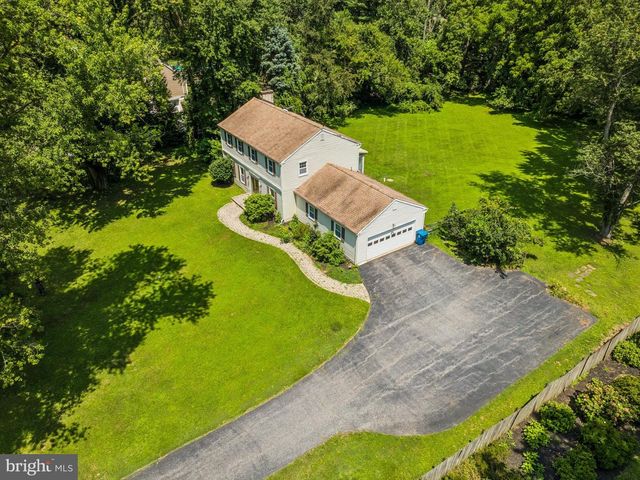710 WILLOWDALE LN, Kennett Square, PA 19348