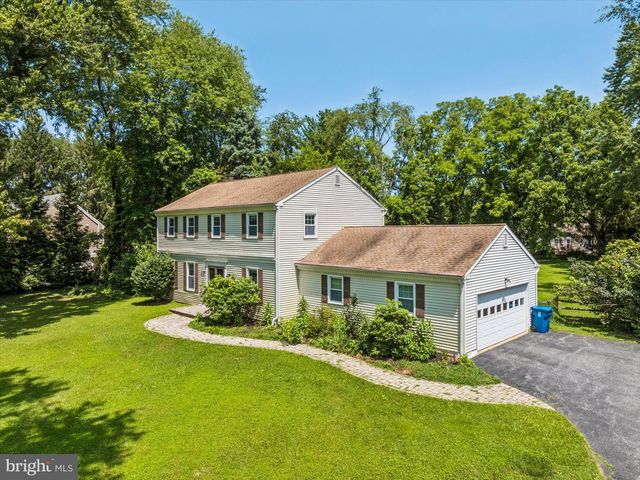 710 WILLOWDALE LN, Kennett Square, PA 19348