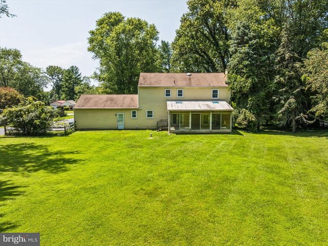 710 WILLOWDALE LN, Kennett Square, PA 19348