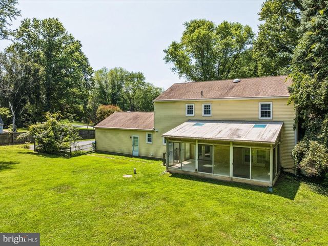 710 WILLOWDALE LN, Kennett Square, PA 19348